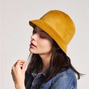 Brixton Essex bucket hat in felt maize color size S